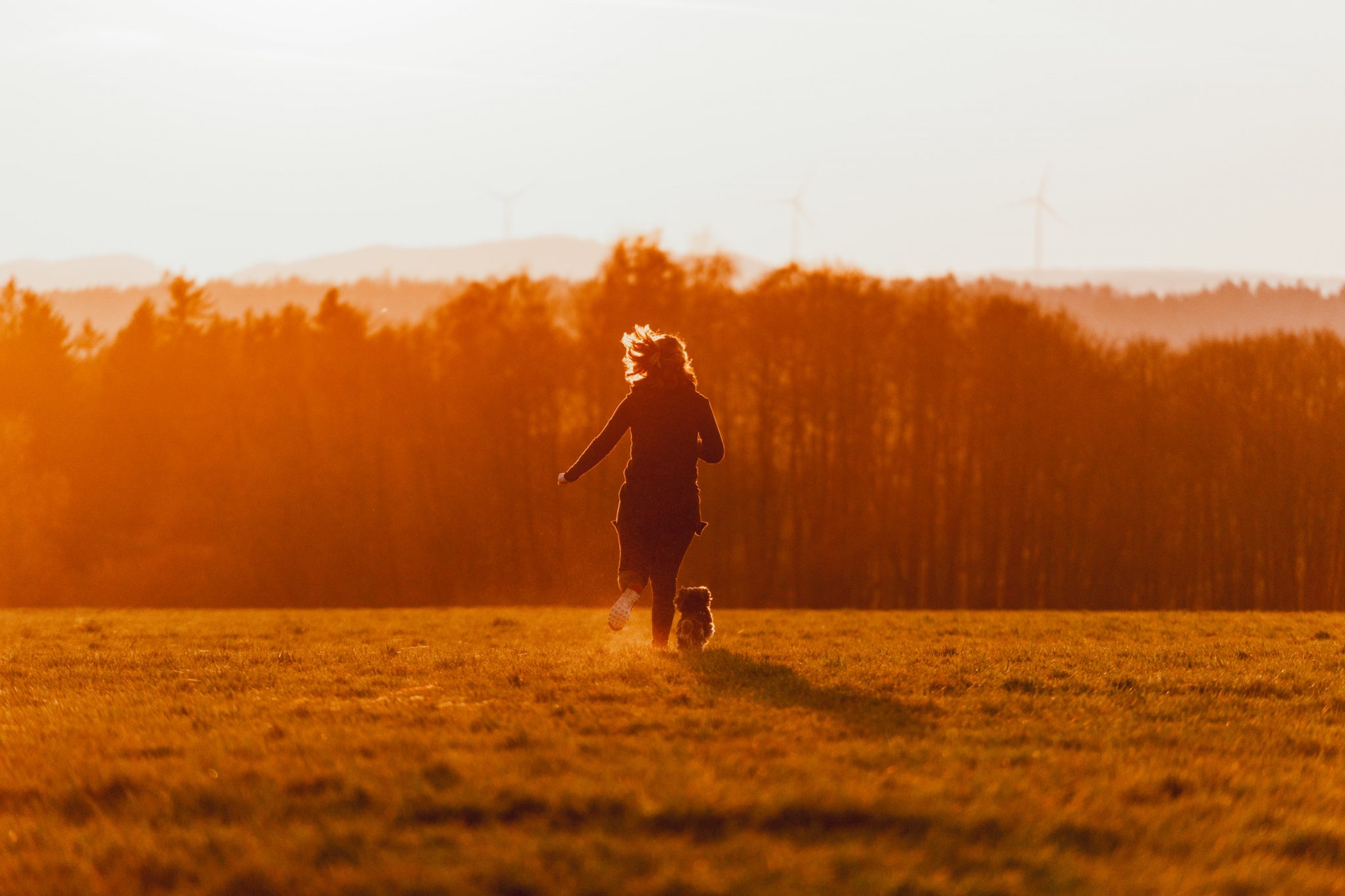 how to get sober from alcohol woman walking