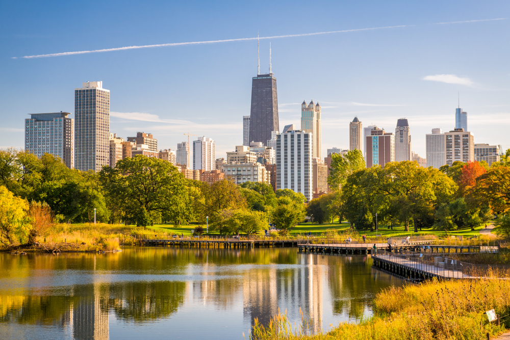chicago-illinois-skyline-view-from-water-2021