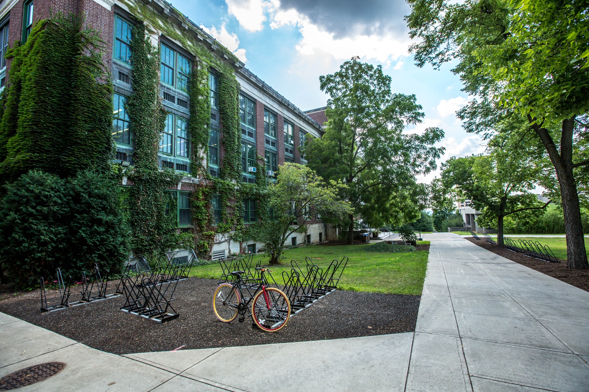 syracuse university campus