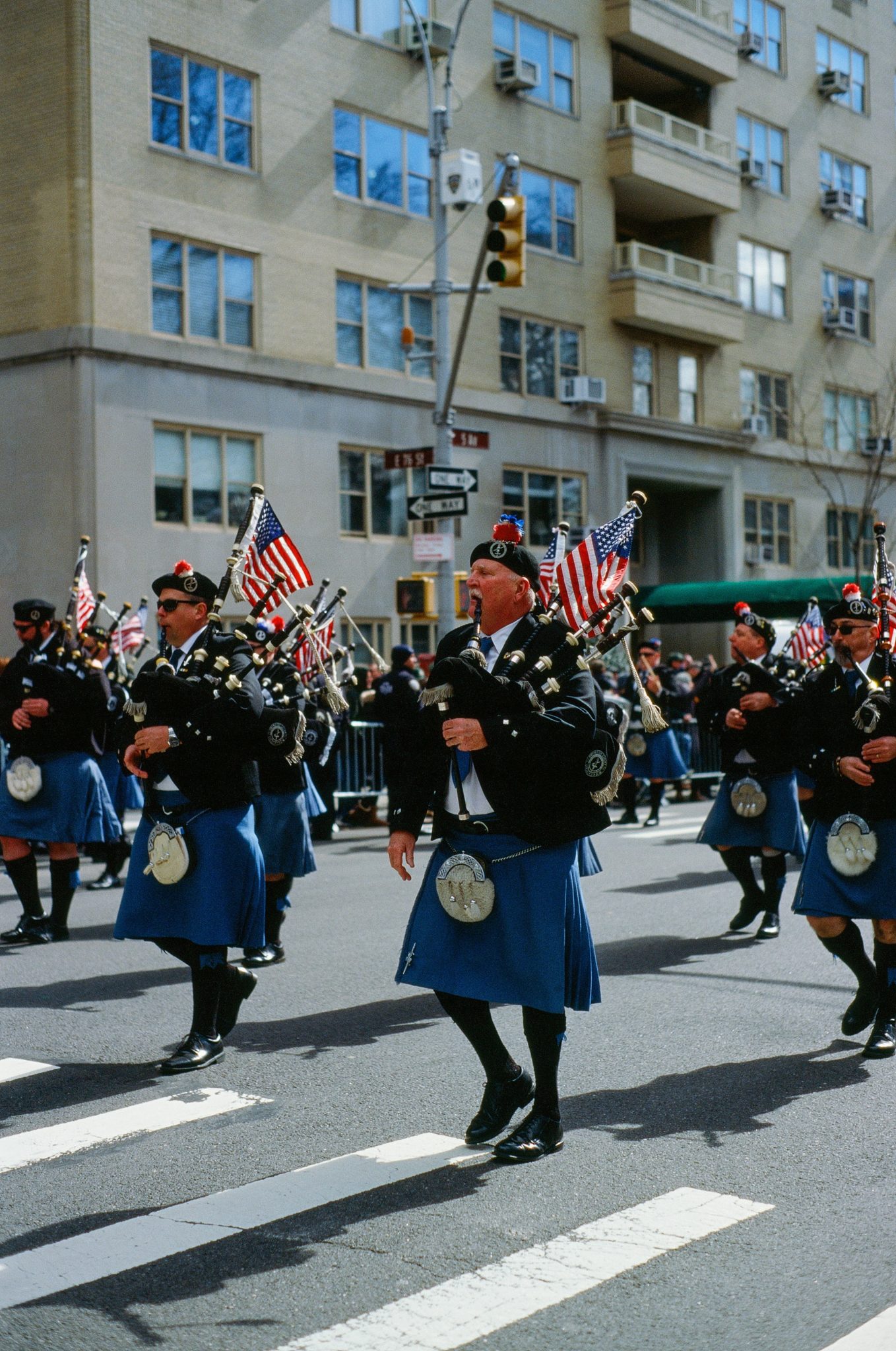 st patrick's day parade in nyc with bagpipe players